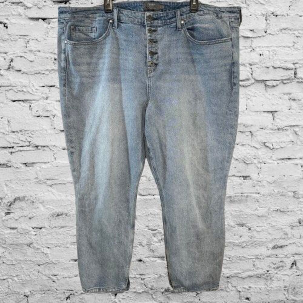 Torrid Jeans Womens 22T Blue Button Fly Distressed High Rise Straight Capri
